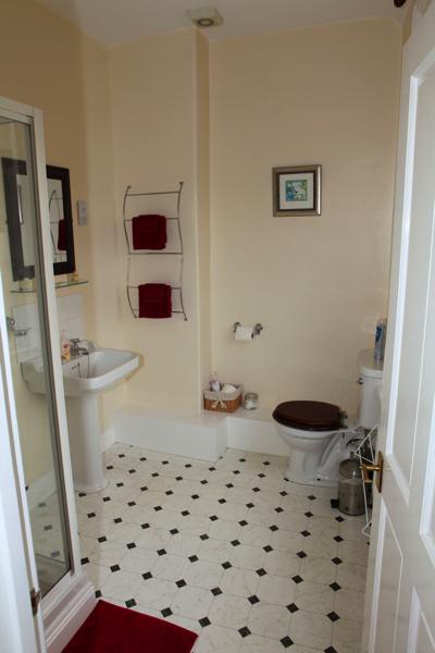 011 Double Bathroom