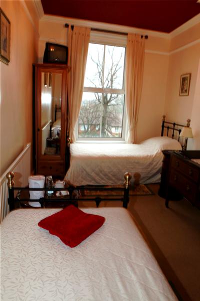 013 Twin Room